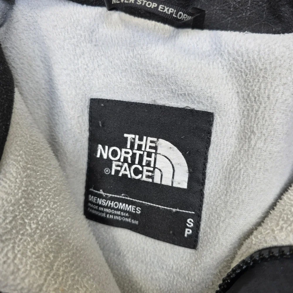 The North Face HyVent Jacket Mens Small‎ Black Insulated Zip Waterproof